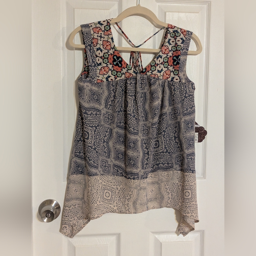 NWT Knox Rose Top
